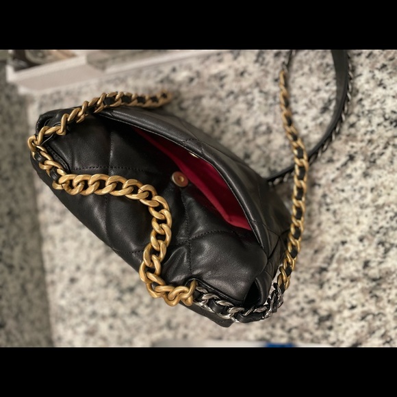 Authentic Medium Chanel 19 lambskin handbag with silver and gold hardware - Picture 8 of 14